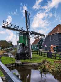 🌾 Zaanse Schans: A Living Museum of Dutch Windmills and Craftsmanship 🌬🇳🇱