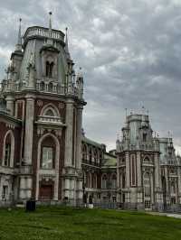  The Russian Versailles: A Walk Through Tsaritsyno  