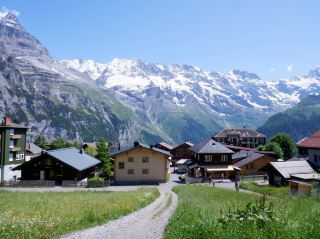 Review of Mürren – A Car-Free Village Amidst the Mountains