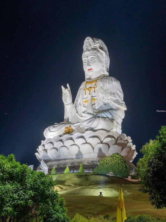 🛕 Wat Huay Pla Kang – Chiang Rai’s Towering Goddess of Mercy