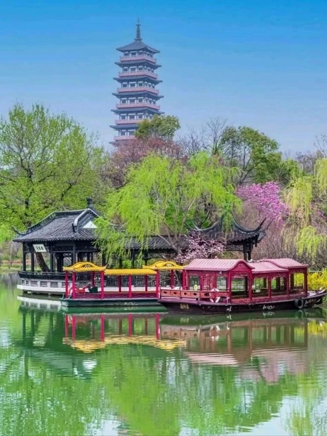 🌸 Yangzhou – A Classical Chinese City of Gardens, Canals, and Poetry