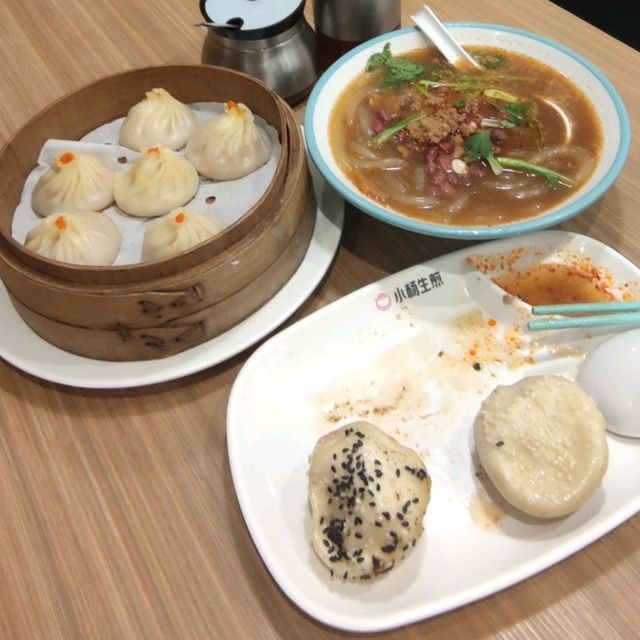✨深圳美食~一口爆汁生煎包~好味呀！✨