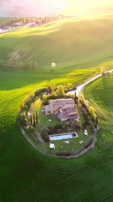 Villa Pienza: Discover Tranquility in the Heart of Tuscan Splendor! 🇮🇹🌄✨