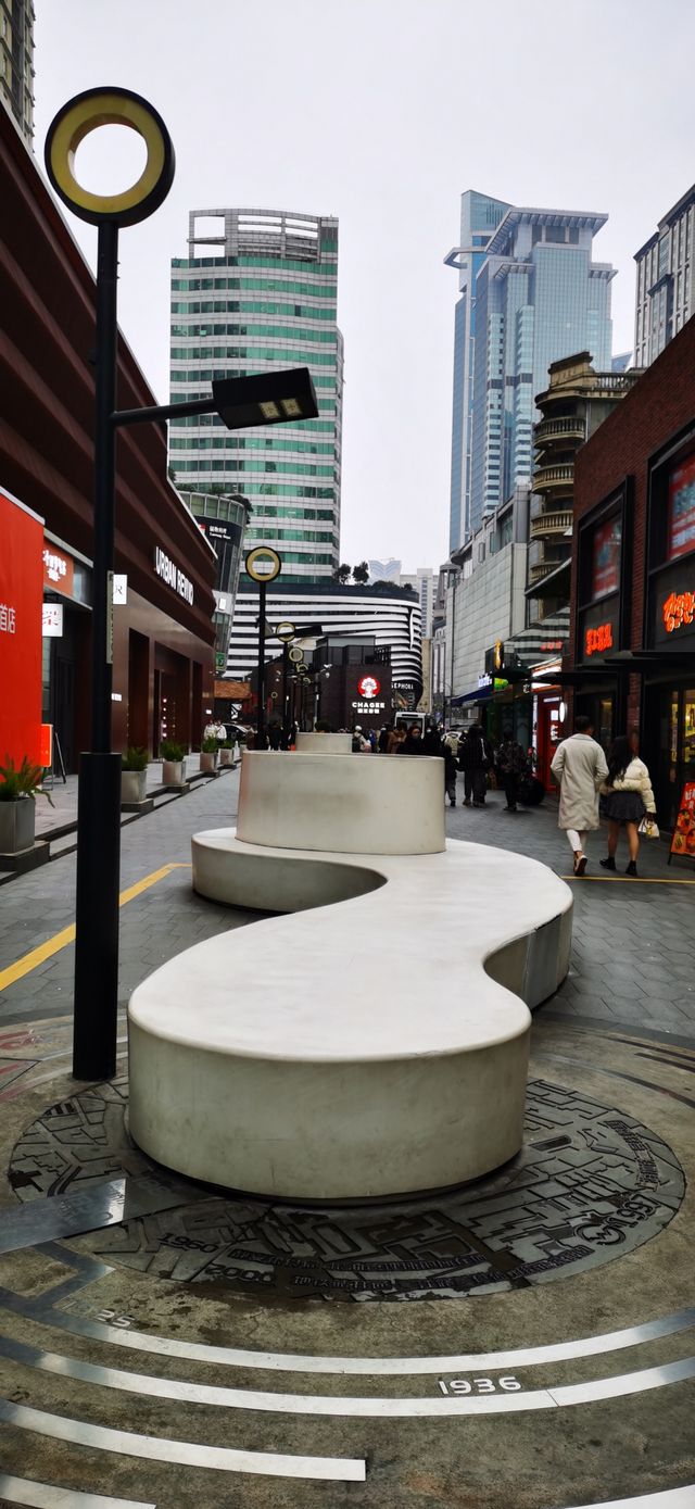 南京西路的“後院”——吳江路休閒街