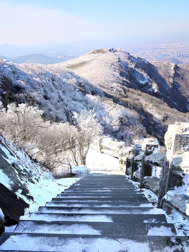 聖雪寒風下的玉女峰也太美了，一定要來看看