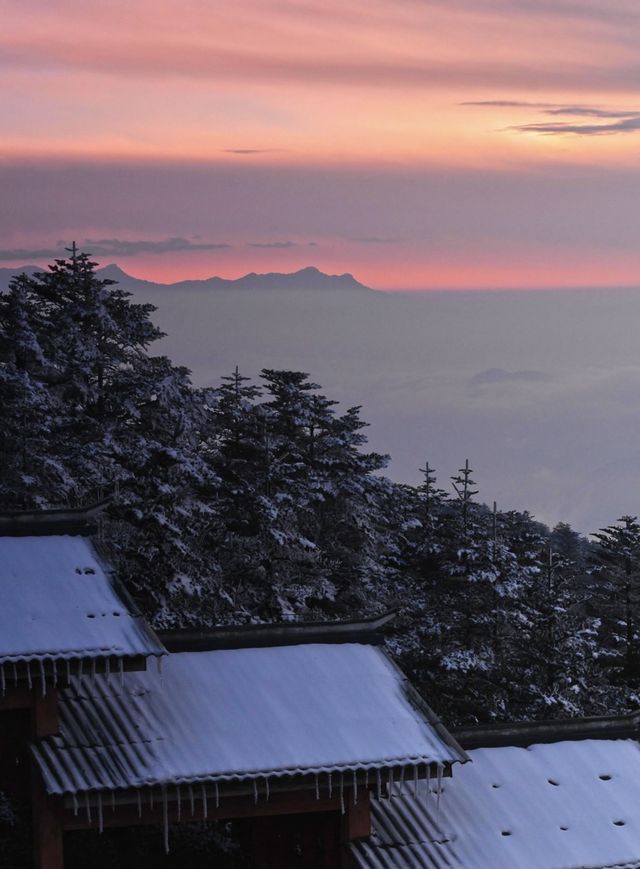成都周邊遊｜冬天當然要看雪和泡溫泉啦
