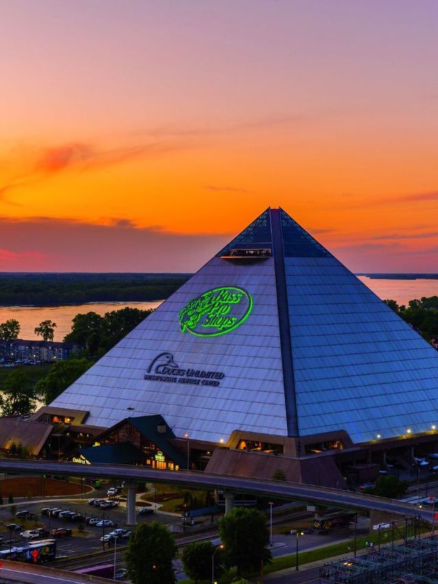 🌟 Memphis Marvels: Big Cypress Lodge Stay! 🌲🛌