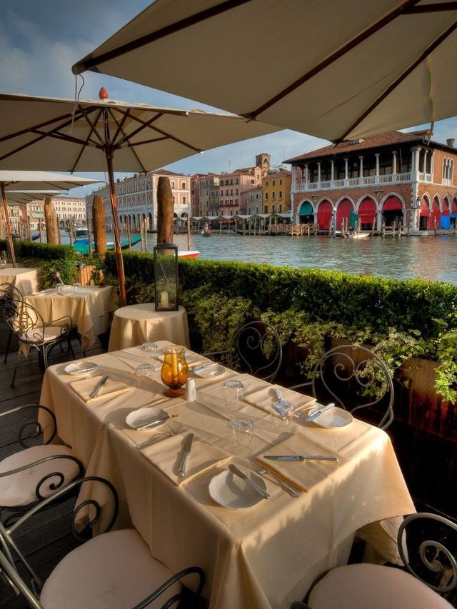 🌟 Venice Views & Venetian Vibes 🌟