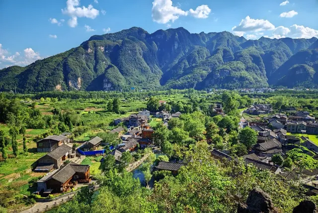 雲舍景區介紹，邂逅土家文化，盡享山水盛宴。