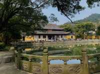 寧波阿育王寺：古剎梵音，歷史傳承與文化瑰寶。