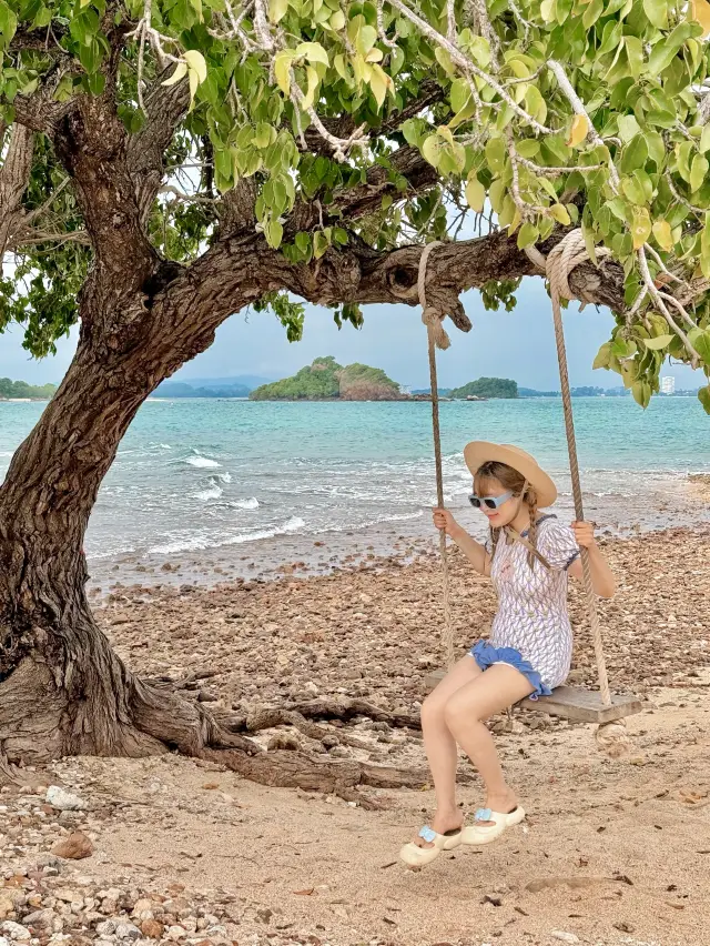 How to enjoy a beach holiday during the rainy season? This guide to Koh Samet is all you need! 