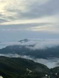 偶爾不想工作，就去大山裡住幾天。
