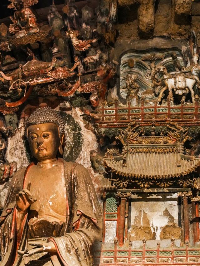 去西安藍田打卡明代超大泥塑佛像雕塑群。