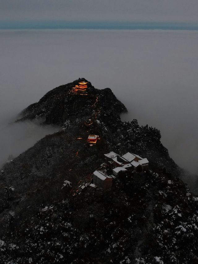 打卡陝西版的「雲頂天宮」。