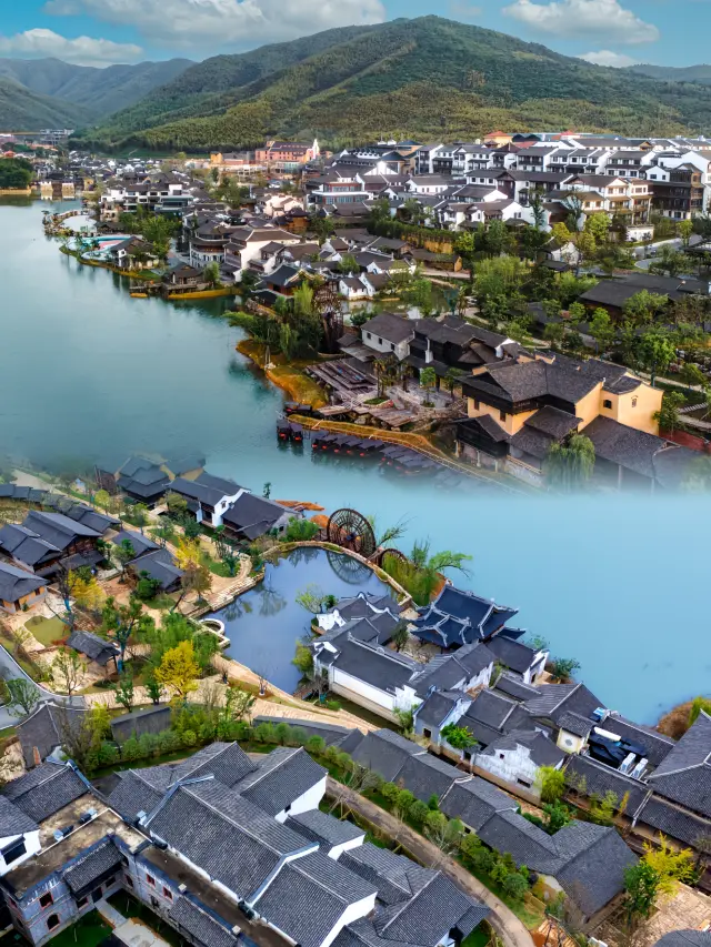 Explore Yixing Kiln Lake Town: An Artistic Journey