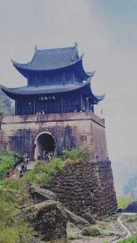 《春節劍門行：勇闖雄關，無畏險阻》