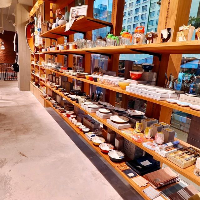 【🚇Siam必逛！轉角潮店掃貨攻略，男生女生都有寶～】