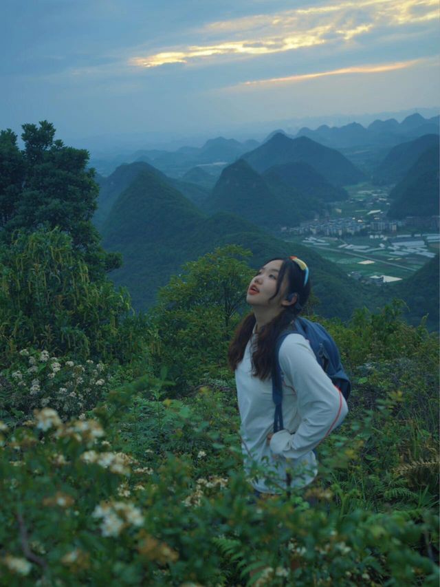 闖入貴州安順萬峰頂峰林之巔睇一場日落