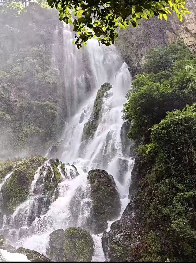 昆明附近的絕美秘境!暴雨過後的瀑布群美得像仙俠世界一樣! 昆明附近的絕美秘境!暴雨過後的瀑布群美得像仙俠世界一樣!