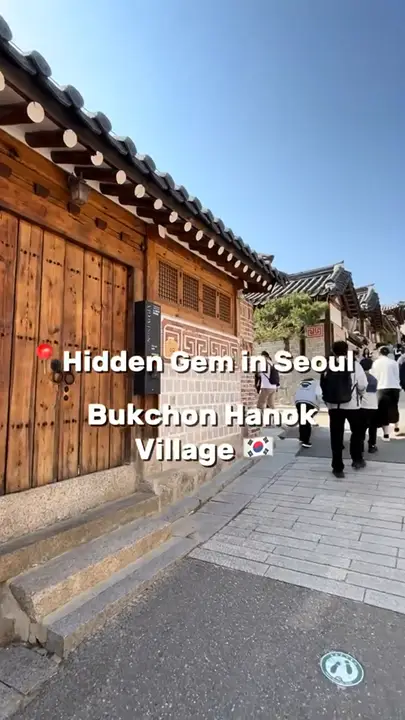 🇰🇷 Bukchon Hanok Village – A Quiet Escape with Stunning Views!