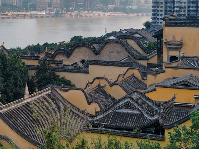 A Solidified Epic of Migration: Chongqing's Huguang Guild Hall