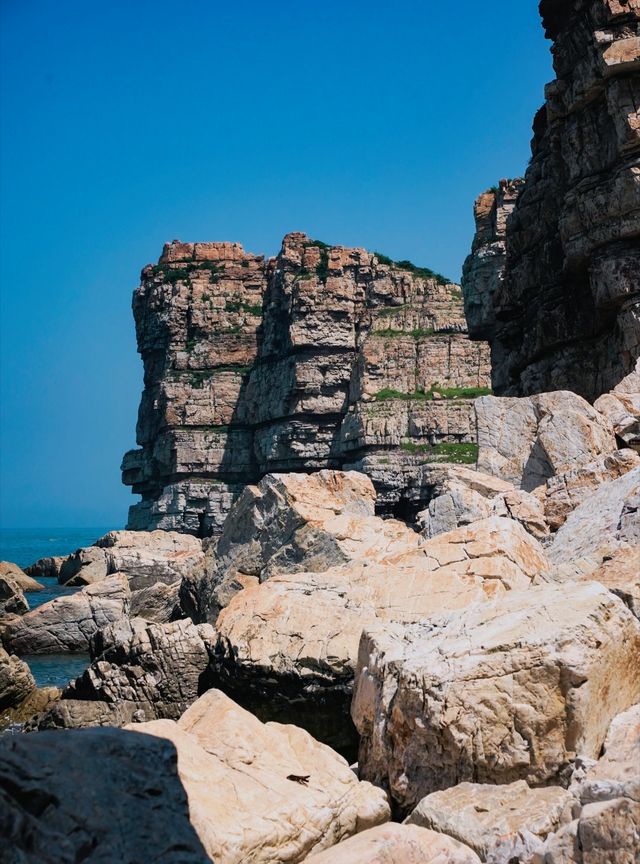 滄海遺珠•時光秘境—大黑山島 八億年地質傳奇，中國最後的原生海島火山噴湧淬鍊的黑岩，潮汐雕琢的龍爪奇