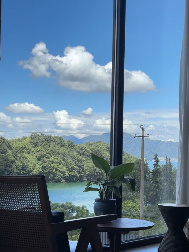 躺進浴缸就能看山看水!這家廬山西海民宿也太絕了吧! 躺進浴缸就能看山看水!這家廬山西海民宿也太絕了吧!