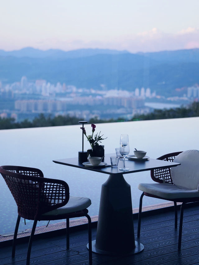 西雙版納5星住宿天花板：懸崖view+雲海