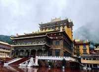 木里大寺:雪山下的金色信仰