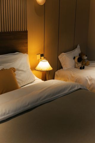 칭청산진은 청두 근교에 위치한 완벽한 여름 휴양지입니다! 칭청산 기슭에 자리 잡고 산과 강, 농경지로 둘러싸인 이곳은 무더운 여름을 피해 휴가를 즐기기에 더할 나위 없이 좋은 곳입니다!