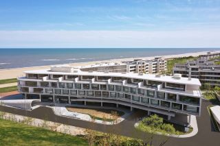Relax at Lanxi · Enjoy a Tipsy Time with Friends by the Sea
