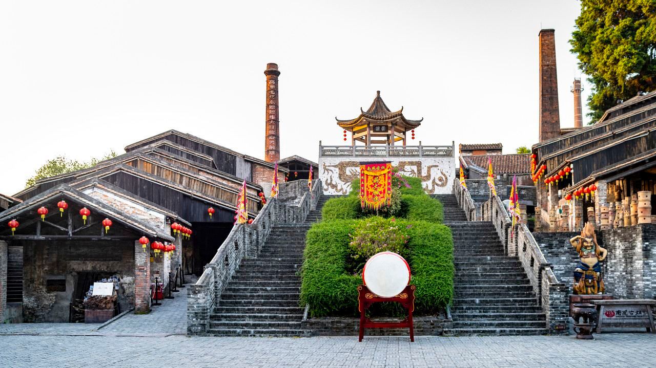 Staying at Zsmart Hotel makes visiting Nanfeng Ancient Kiln super