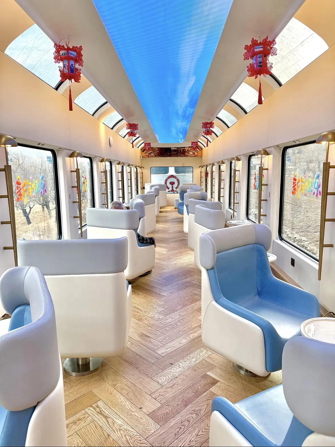 Kereta yang luar biasa berangkat dari Beijing! Ruang pandang bergerak ini benar-benar menakjubkan!
