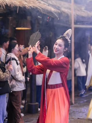 즐거움 가득한 여행을 떠나 소중한 어린 시절 추억을 만들어 보세요. 서주 시대의 고대 도시를 탐험하며 아이들과 함께 다양한 역할을 체험해 보세요.