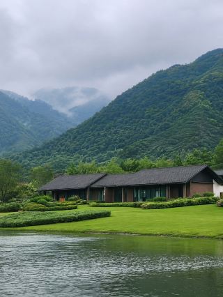 Went to Emei Mountain with my husband, and this hotel left such a lasting impression.