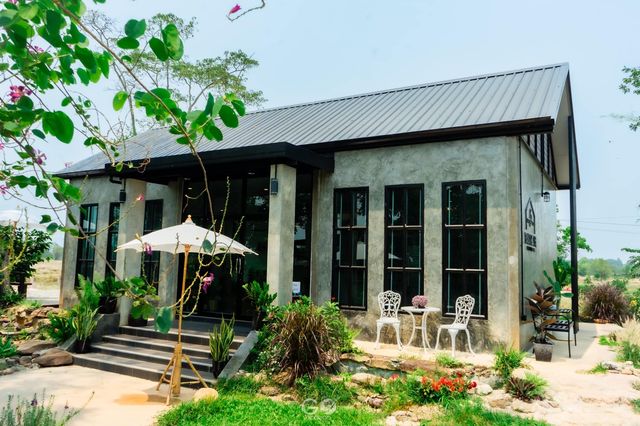 BACK HOUSE CAFE’ 
