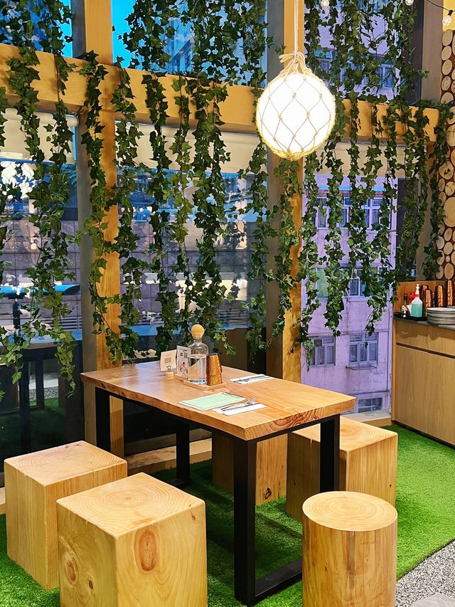 旺角豪華露營主題餐廳