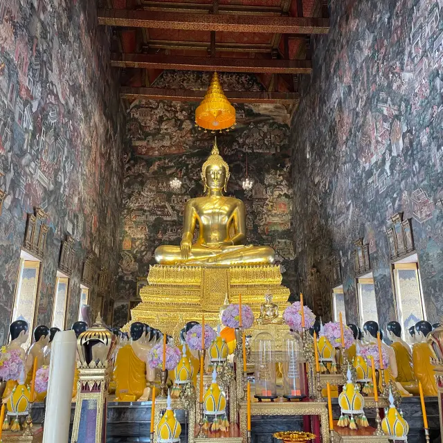 Wat Suthat: A Majestic Haven