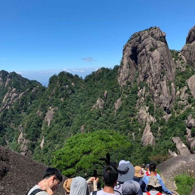 Exploring the Beauty of Huangshan