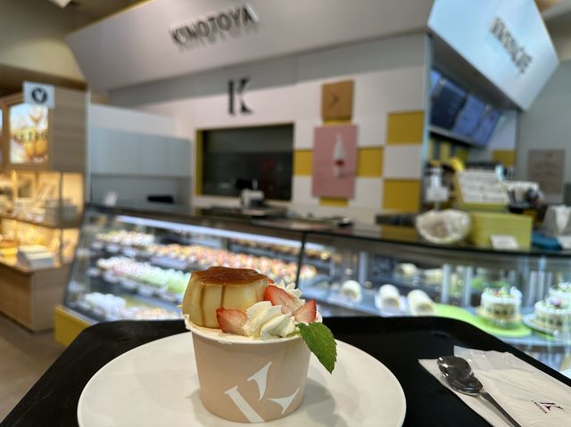 北海道・札幌。『きのとや 大通公園店 / KINOTOYA cafe』でパフェを楽しむ