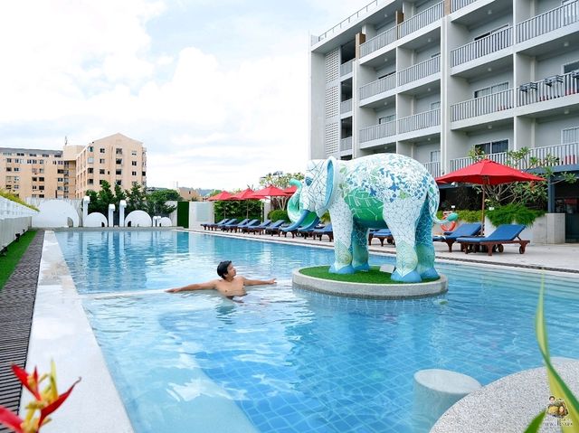 Ramada by Wyndham Phuket Deevana, Patong ที่พักสวย บรรยากาศดี