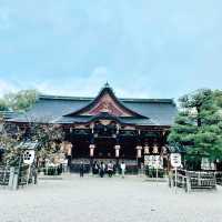 【京都府】美しい花手水が楽しめる学問の神様を祀る北野天満宮！