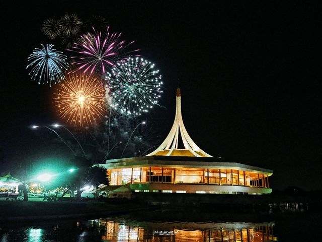 บรยากาศยามค่ำคืน
"งานพรรณไม้งามอร่ามสวนหลวง ร.9 "