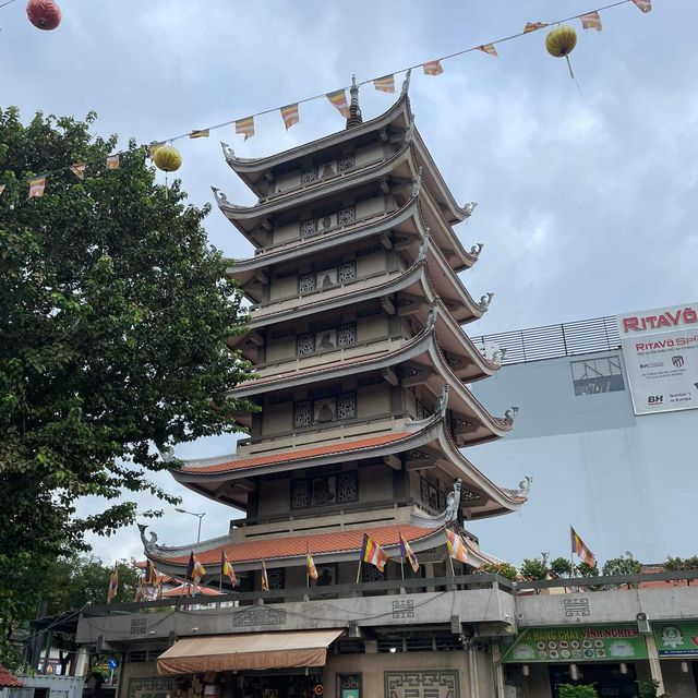 Vinh Nghiem Buddhist Temple (Chùa Vĩnh Nghiêm)