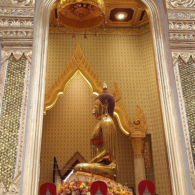 ✨️วัดไตรมิตรวิทยารามวรวิหาร