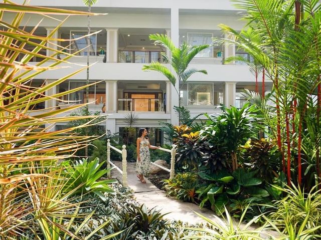 Dusit Thani Pattaya ที่พักสวยริมหาเพัทยา