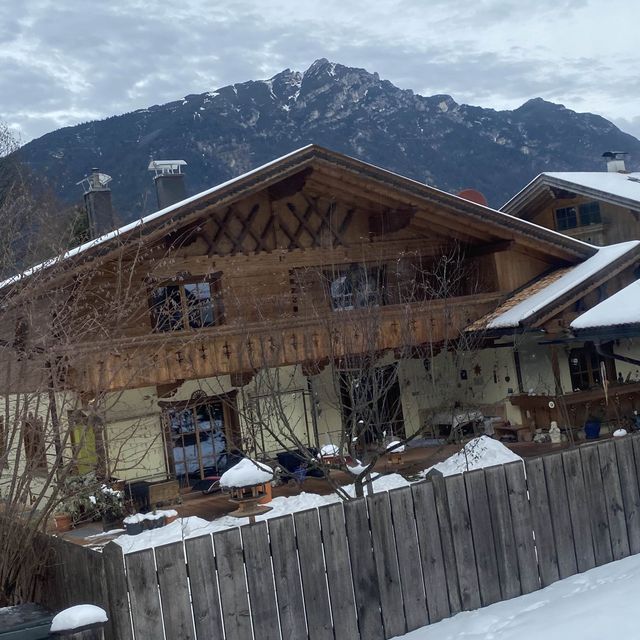 Garmisch PartenkirchenからZugspitzeまでの登山列車の車窓から