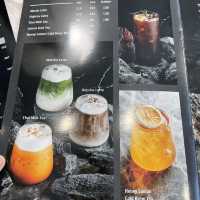 คาเฟ่สไตล์บรันช์ Cafe Marquina