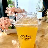 เรินเรา คาเฟ่ 