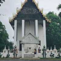 วัดใต้ต้นลาน